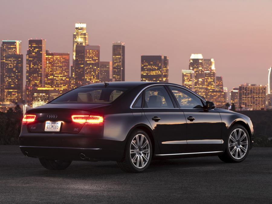  Audi A8 4.2 FSI Quattro (D4) 2010 года  (NA) (фото 5 из 6)